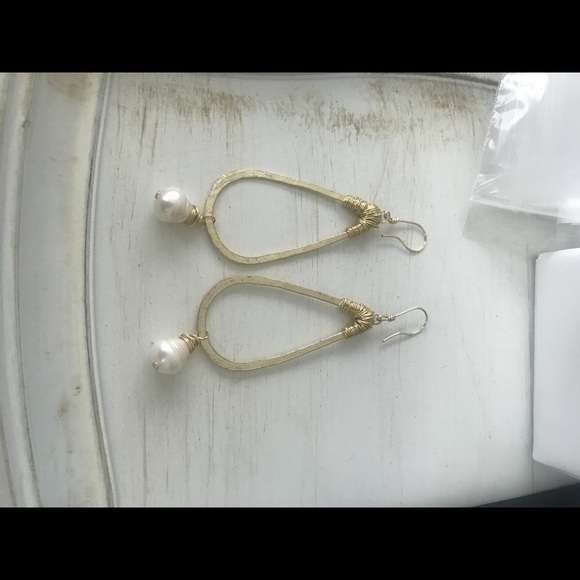 triangular gold hoops - Picture 1 of 1